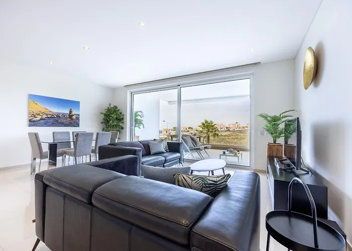 Coolhouses Algarve Lagos, 3 Bed Modern Flat, Outdoor & Indoor Pools, Gym, A Vida *