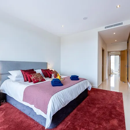 Coolhouses Algarve Lagos, 3 Bed Modern Flat, Outdoor & Indoor Pools, Gym, A Vida * Lagos