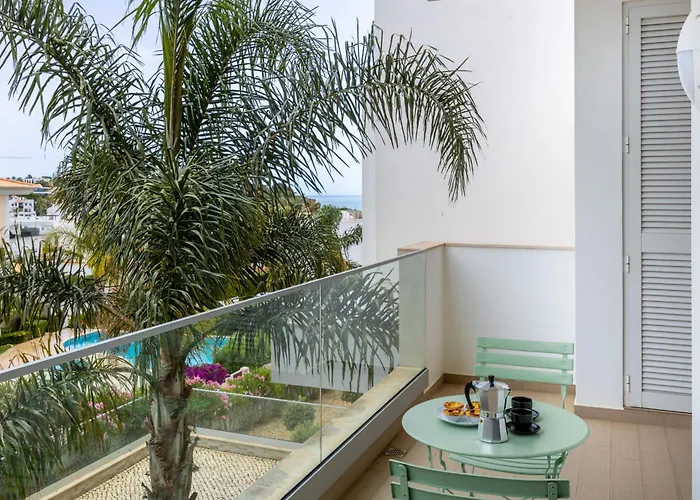 Coolhouses Algarve Lagos, 3 Bed Modern Flat, Outdoor & Indoor Pools, Gym, A Vida Лагуш