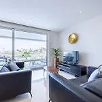 Coolhouses Algarve Lagos, 3 Bed Modern Flat, Outdoor & Indoor Pools, Gym, A Vida Apartamento Lagos
