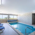 Coolhouses Algarve Lagos, 3 Bed Modern Flat, Outdoor & Indoor Pools, Gym, A Vida
