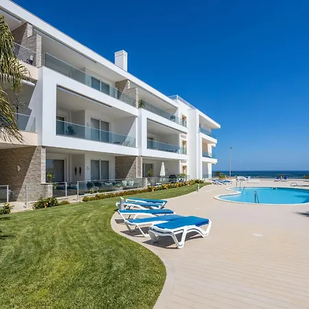 Coolhouses Algarve Lagos, 3 Bed Modern Flat, Outdoor & Indoor Pools, Gym, A Vida * Лагуш
