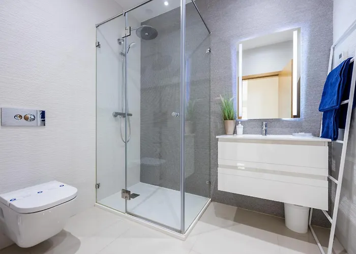 Coolhouses Algarve Lagos, 3 Bed Modern Flat, Outdoor & Indoor Pools, Gym, A Vida Lagos