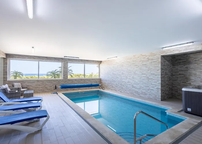 Coolhouses Algarve Lagos, 3 Bed Modern Flat, Outdoor & Indoor Pools, Gym, A Vida