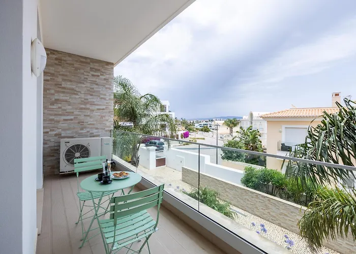 Apartment Coolhouses Algarve Lagos, 3 Bed Modern Flat, Outdoor & Indoor Pools, Gym, A Vida Lagos