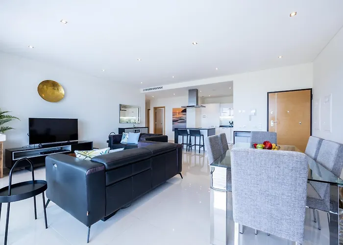Coolhouses Algarve Lagos, 3 Bed Modern Flat, Outdoor & Indoor Pools, Gym, A Vida