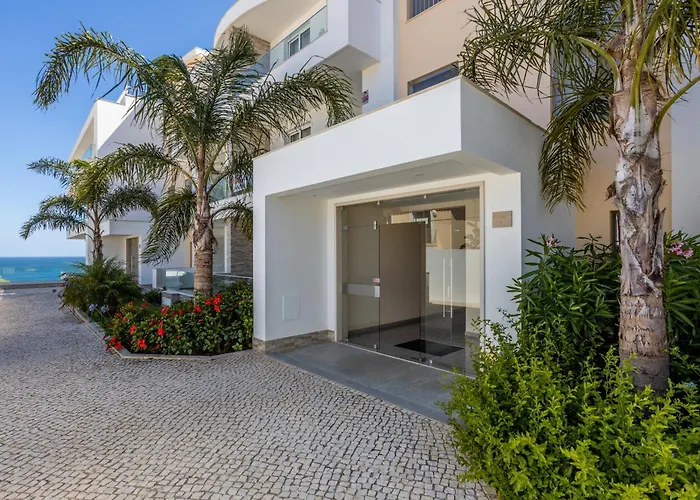Coolhouses Algarve Lagos, 3 Bed Modern Flat, Outdoor & Indoor Pools, Gym, A Vida Apartment *
