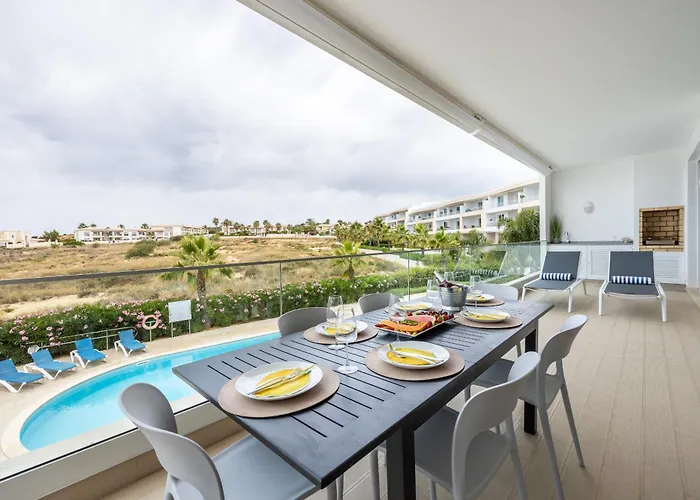 Apartment Coolhouses Algarve Lagos, 3 Bed Modern Flat, Outdoor & Indoor Pools, Gym, A Vida *