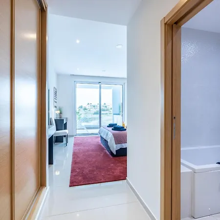 Coolhouses Algarve Lagos, 3 Bed Modern Flat, Outdoor & Indoor Pools, Gym, A Vida Lägenhet Lagos