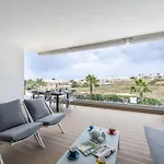 Coolhouses Algarve Lagos, 3 Bed Modern Flat, Outdoor & Indoor Pools, Gym, A Vida Apartment Lagos