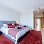 Coolhouses Algarve Lagos, 3 Bed Modern Flat, Outdoor & Indoor Pools, Gym, A Vida * Lagos